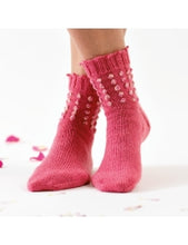 Load image into Gallery viewer, The Florist Collection Pattern Booklet by Juliana Yeo